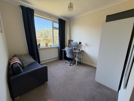 4 bedroom detached house to rent - Photo 5