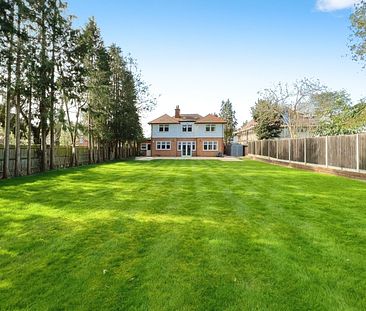 6 bed detached house to rent in Bulstrode Way, Gerrards Cross, SL9 - Photo 1