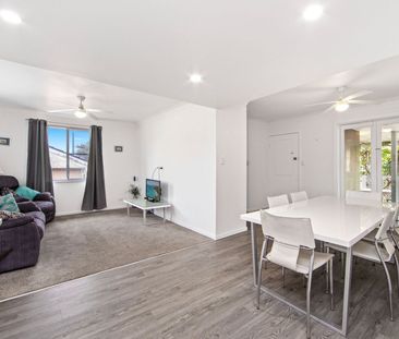 Central, Stylish & So Convenient - Your Ideal Family Home! - Photo 5