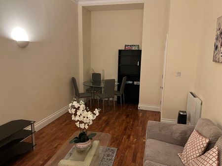 1 Bed Flat, Marsham Street, SW1P - Photo 2