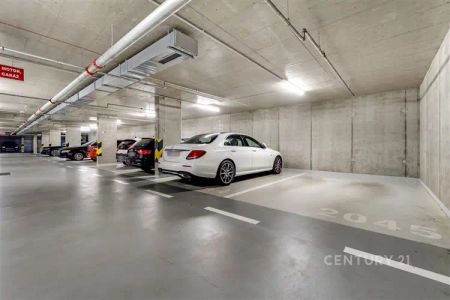 Prémiové 2+kk s balkonem na pronájem. Klimatizace, spotřebiče Electrolux. XL garážové stání, sklepní kóje. Blízko přírodě a metru – Praha 9 Suomi Hloubětín. - Fotografie 3