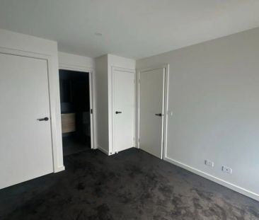 2 Bedroom Luxury Townhouse - Photo 2