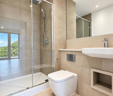 3 bedroom flat to rent - Photo 6