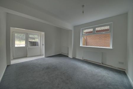 3 bedroom detached house to rent - Photo 4