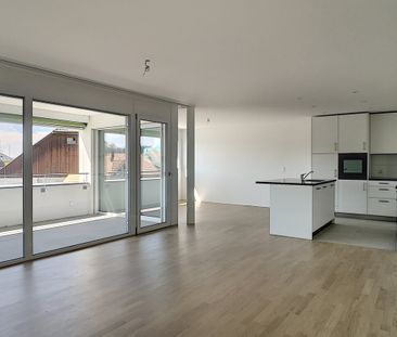 Moderne 4.5 Zimmerwohnung in Heitenried - Photo 1