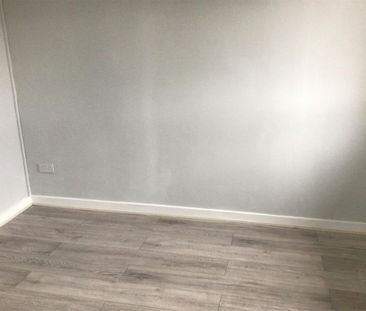 2 bedroom semi-detached house to rent - Photo 3