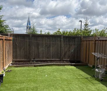 For Lease - 3 Vanhorne Close, Brampton, Ontario - Photo 1