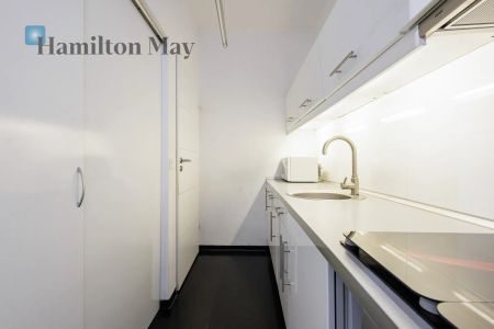 Przestronne mieszkanie 85 m² w przedwojennej kamienicy - Photo 2