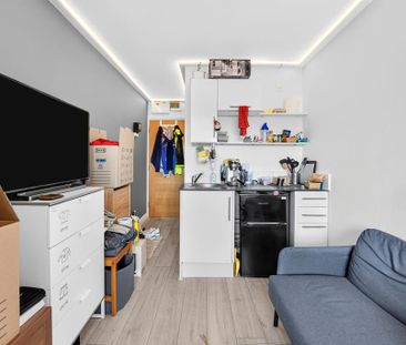 Studio to rent - Photo 2
