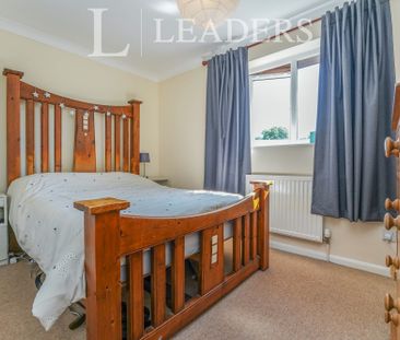 3 bedroom house to rent Barrington Road, Watchfield, Swindon, SN6 - Photo 1