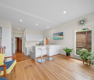 Beautifully Maintained 3-Bedroom Terrace with Garage & Sustainable ... - Photo 3