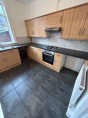 3 Bed Terraced House, Eddisbury Road, CH44 - Photo 5