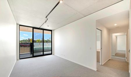 Ground Floor on the Kingston Foreshore - Photo 4
