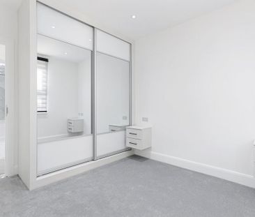 2 bedroom semi-detached house to rent - Photo 5