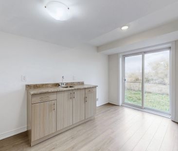 For Lease - 74 Davenfield Circle, Brampton, Ontario - Photo 6