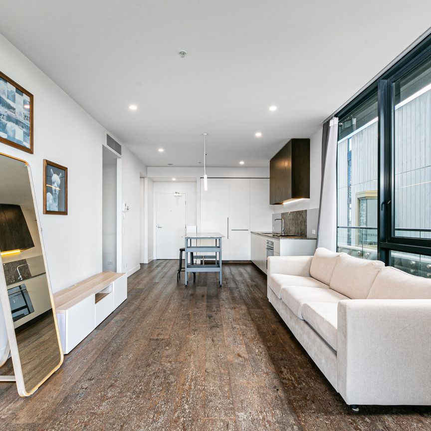 Modern 2 Bedroom Apartment with City Views Near Green Square & East Village - Photo 1