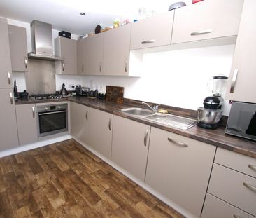 Terraced House to rent on - Photo 3