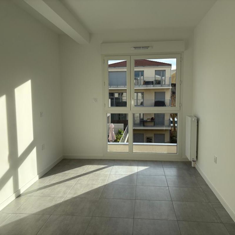 Location Appartement 4 pièces 91m² LA ROCHELLE 17000 - Photo 1