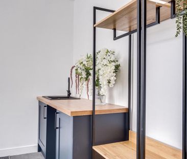 1 bedroom in a house share to rent - Photo 2
