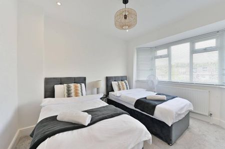 3 bedroom end of terrace house to rent - Photo 3