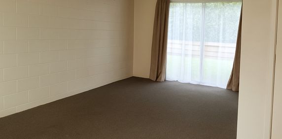 **One Bedroom Apartment in Hamilton City Central – $350 per Week** this one-bedroom, one-bathroom apartment is located in the heart of Hamilton City Central **Key Features:** - Spacious 1 bedroom with ample natural light - Dedicated off-street parking space for 1 vehicle - Easy access to Hamilton’s central business district, transport links, shopping, and dining options This apartment presents an excellent opportunity to enjoy urban living with easy access to all Hamilton has to offer. - Photo 2