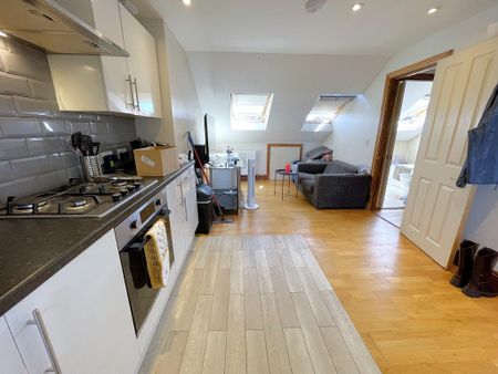 1 bedroom flat to rent - Photo 2