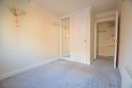 Fernhill Lane, New Milton, Hampshire, BH25 - Photo 2