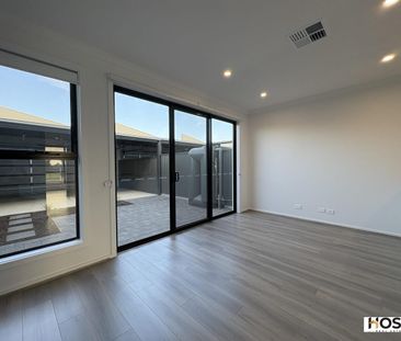 Brand New Premium Townhouse with Park Views – Designed for Modern F... - Photo 2