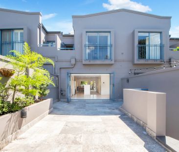 Stylish Terrace-Style Townhouse with Double Garage & Loft Retreat - Photo 6