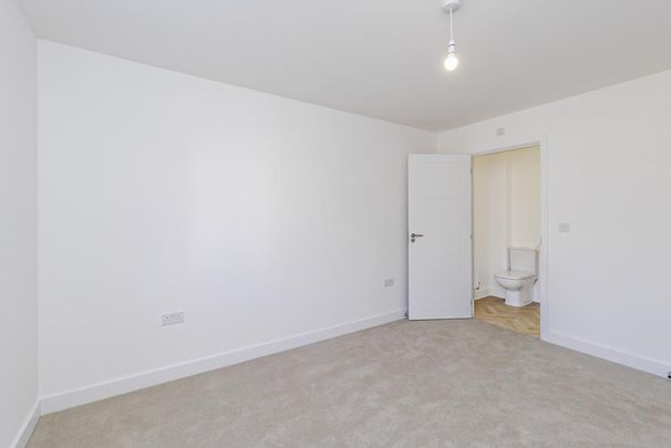 4 bedroom semi-detached house to rent - Photo 1