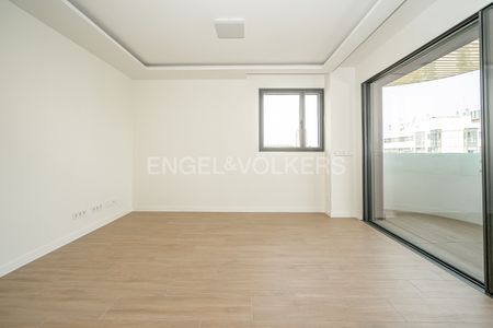 Piso de alquiler en Los Astros, Sol - Photo 2