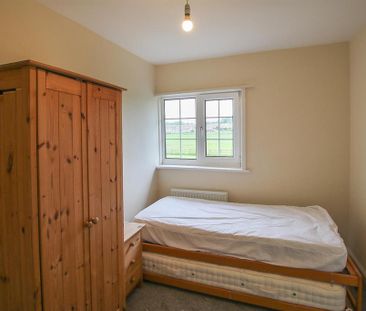2 bedroom cottage to rent - Photo 2