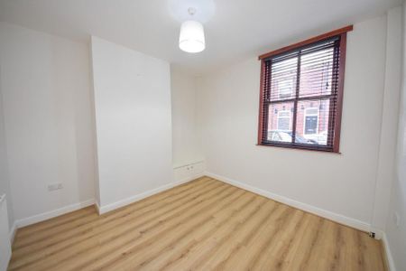 3 bedroom terraced house to rent - Photo 4