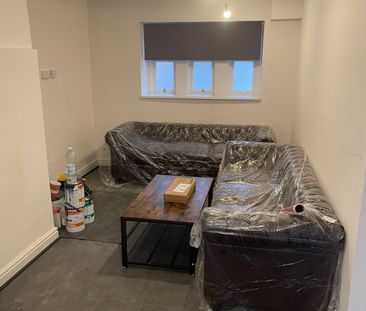 27 Elmwood Avenue, Huddersfield, HD1 - Photo 1