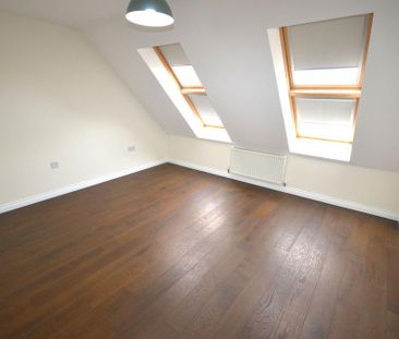 3 bedroom end of terrace house to rent - Photo 2
