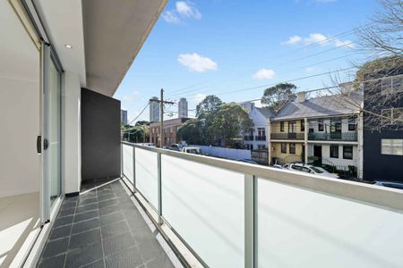 ONE BEDROOM APARTMENT CONVENIENTLY LOCATED - Photo 2