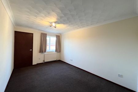 High Street - Photo 5