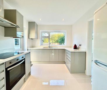 3 bedroom end of terrace house to rent - Photo 4