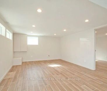 102 Robinson Avenue #Lower - Photo 6