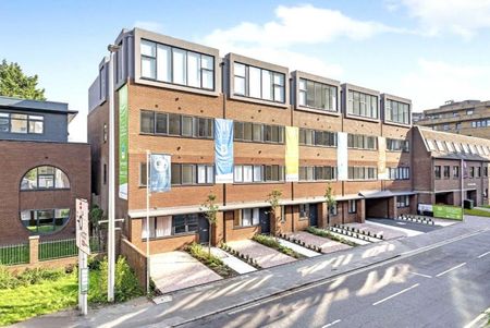 Trinity Place, Woking - 1 bedroomProperty for lettings - Seymours - Photo 3