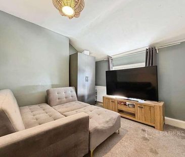 Penn Road, Wolverhampton, West Midlands, WV3 - Photo 1