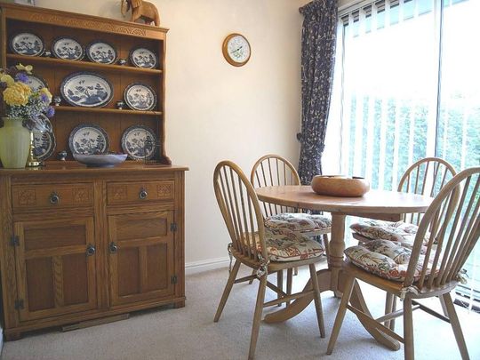 4 bedroom detached house to rent - Photo 1