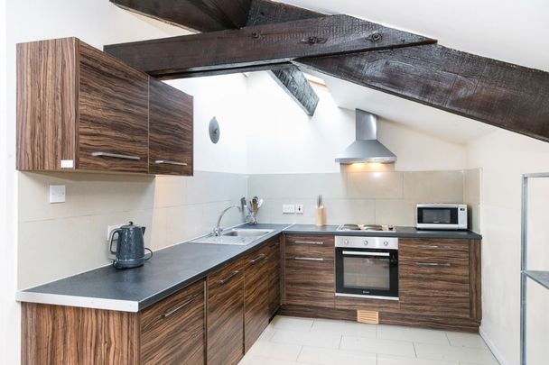 Flat 3, 54 Devon Road, Leeds - Photo 1