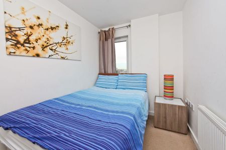 2 bedroom flat to rent - Photo 2