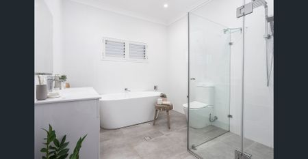 Beautiful family home with a level backyard. - Photo 5