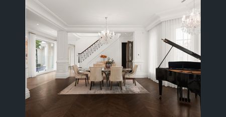 A Landmark Residence of Architectural Distinction - Photo 2