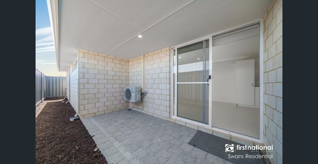 Stylish Dual-Key - 2 Bedroom, 1 Bathroom - Brand New - DUAL KEY!! - Photo 1