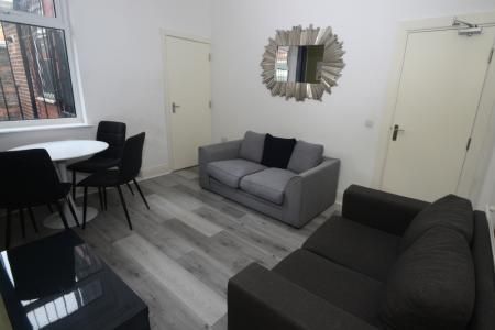 HOUSE SHARE Norfolk Street, Salford, M6 - Photo 2