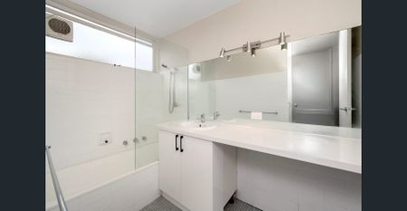 Please contact Molly Rogerson to arrange an inspection; SandringhamPM2@hodges.com.au - Photo 3