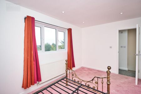 5 bedroom semi-detached house to rent - Photo 5